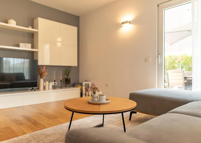 Apartament Adara