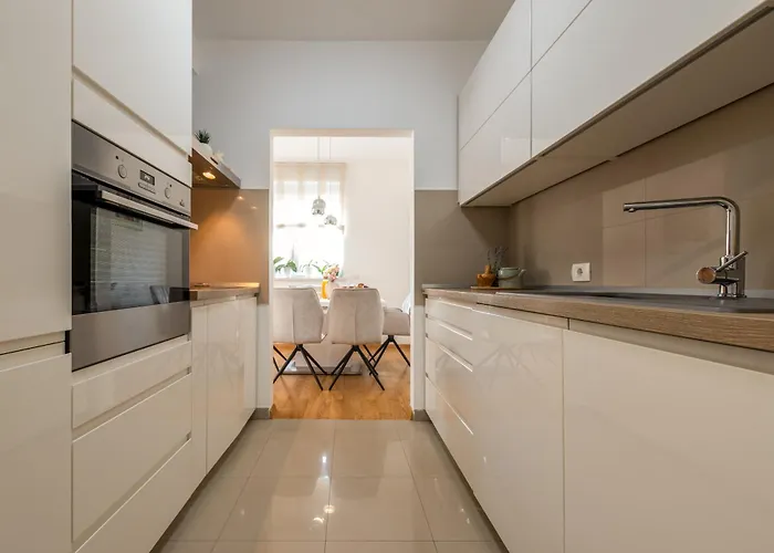 Adara Apartament *
