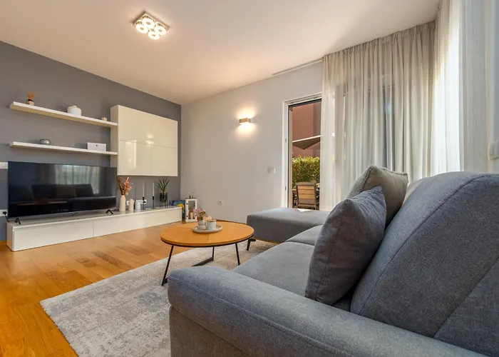 Apartament Adara *