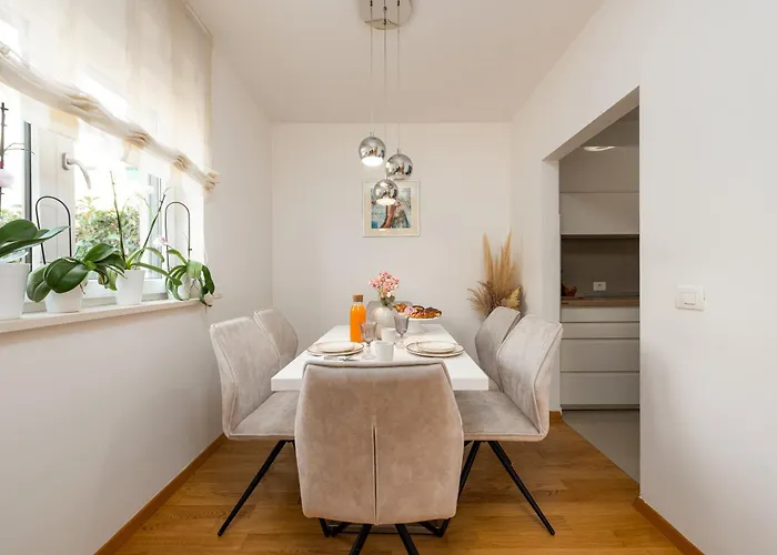 Adara Apartament *