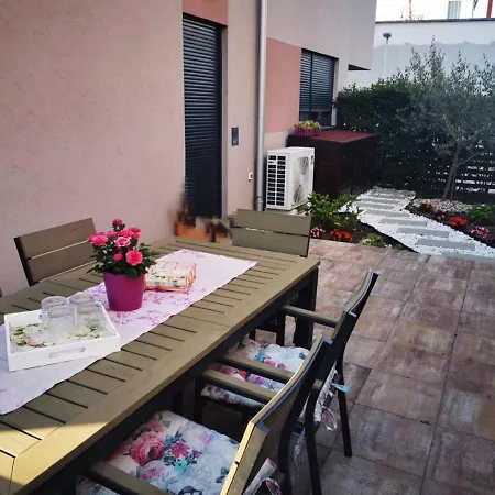 Adara Apartment *
