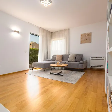 Adara Apartment